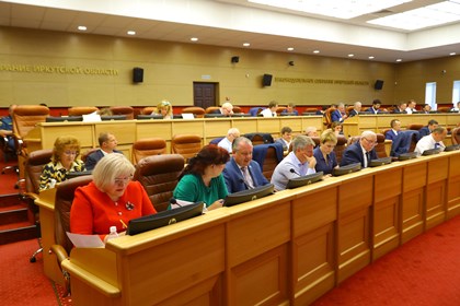 Заксобрание инициировало депутатскую проверку по исполнению Указа Президента РФ о развитии Иркутского аэропорта