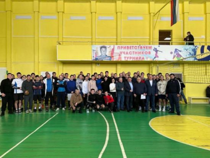 Межрайонный волейбольный турнир памяти Героя труда Алексея Хороших прошел в Нукутском районе в 15-й раз