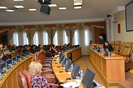 Реализацию антикоррупционного законодательства обсудили в областном парламенте