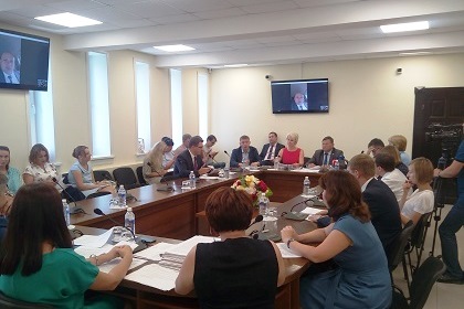 Заседание комитета по госстроительству состоялось в областном парламенте 