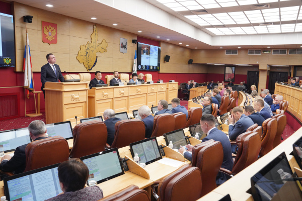Под руководством Александра Ведерникова начала работу 62 сессия Законодательного Собрания