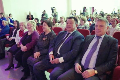 Депутаты ЗС приняли участие в форуме финансовой безопасности для школьников
