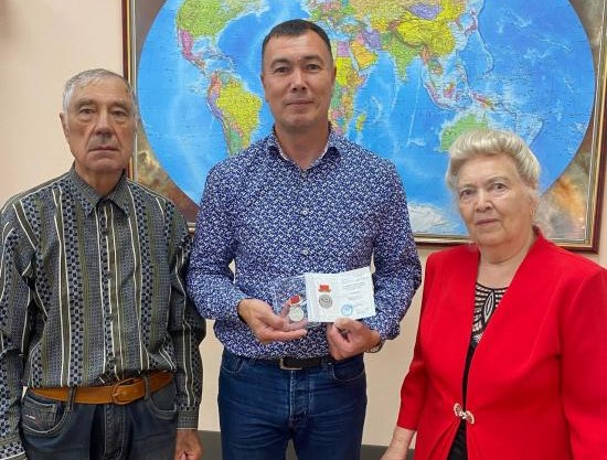 Депутат Законодательного Собрания Иркутской области Евгений Сарсенбаев удостоен медали «Непокорённые»