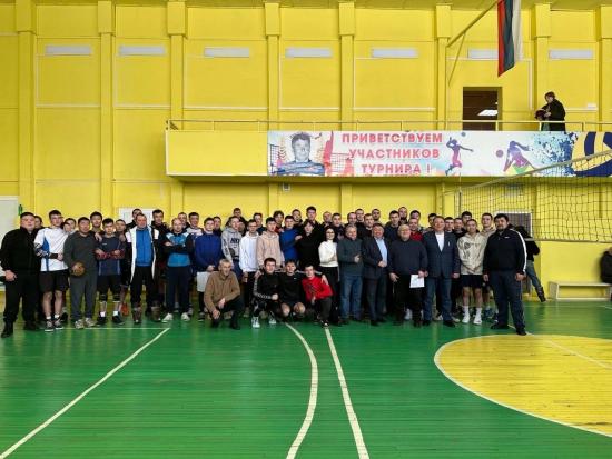 Межрайонный волейбольный турнир памяти Героя труда Алексея Хороших прошел в Нукутском районе в 15-й раз