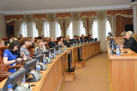 В областном парламенте состоялось заседание круглого стола об оказании психиатрической помощи детям на территории Иркутской области 