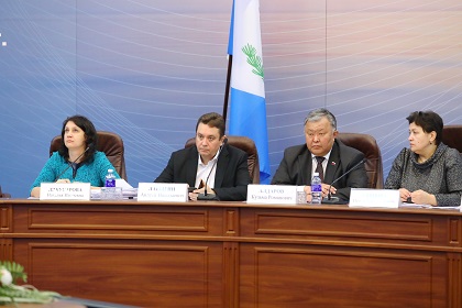 Параметры корректировки областного бюджета обсудили парламентарии и правительство региона
