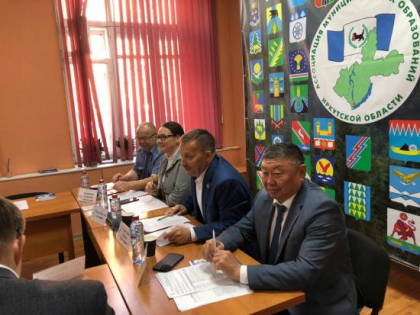 Депутат ЗакСобрания Сергей Гомбоев принял участие в обсуждении вопросов коммунальной сферы муниципальных образований региона