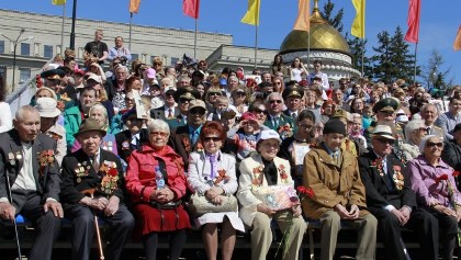 Депутаты ЗС от КПРФ помогли ветеранам организовать праздничные мероприятия ко Дню Победы 