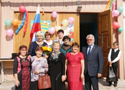 Александр Балабанов поздравил с началом нового учебного года школьников п. Дальний Нижнеилимского района