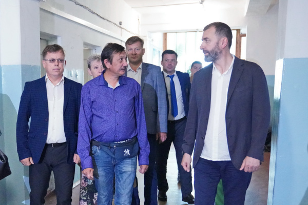 Акцию «Дорога добра» посетил председатель Законодательного Собрания Александр Ведерников