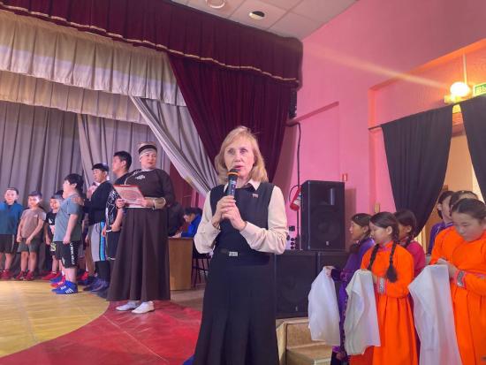 Антонина Кокошникова выступила в поддержку турнира по национальной бурятской борьбе в селе Одинск