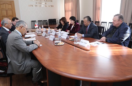 Встреча с членами правления Российского общества дружбы префектуры Исикава состоялась в областном парламенте