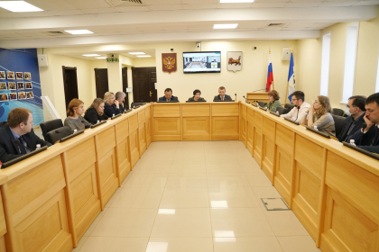 Вопросы охраны труда и поддержки студотрядов обсудили на заседании комитета по социально-культурному законодательству