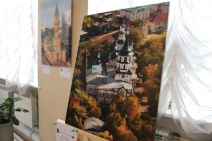 Кузьма Алдаров поддержал организацию фотовыставки о жизни в Прибайкалье, которую покажут жителям ЛНР
