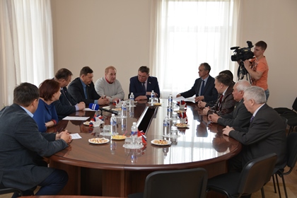 Традиционная встреча депутатов с руководителями ветеранских организаций состоялась в преддверии Дня Победы