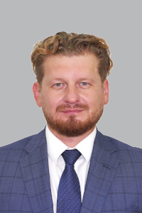 Попов<br>Олег Николаевич