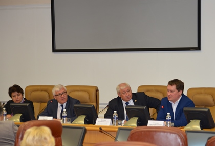 Перспективы работы иркутского филиала МГЛУ обсудили в Законодательном Собрании
