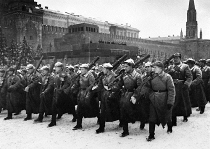 День воинской славы России — военный парад на Красной площади 1941 года 