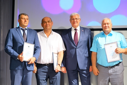 Сергей Брилка поздравил строителей региона с профессиональным праздником