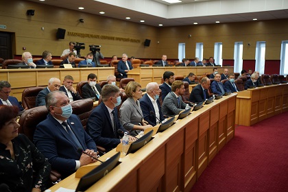 Проект закона о прожиточном минимуме пенсионера в Иркутской области принят в окончательном чтении