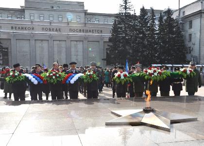 В честь празднования 23 февраля депутаты Законодательного Собрания почтили память павших в боях при исполнении воинского долга   