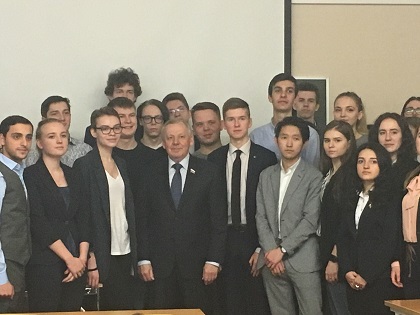 Виталий Шуба встретился со студентами Финансового университета при Правительстве РФ