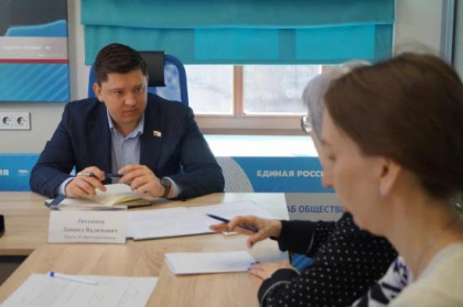 Депутат ЗС Даниил Литвинов помогает участнику СВО и его семье получить положенные денежные выплаты