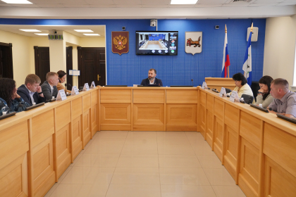 Депутаты ЗС предложили организовать выездную работу специалистов МФЦ в отдаленных территориях