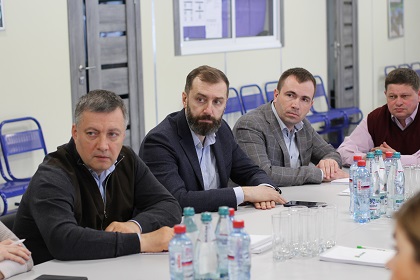 Депутаты ЗС совместно с главой Росавиации и губернатором области оценили состояние взлетно-посадочных полос северных аэропортов