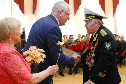 Сергей Брилка поздравил ветеранов войны, труда, Вооруженных сил и правоохранительных органов с Днем Победы