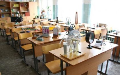 Первую партию оборудования завезли для кабинетов физики и химии школ посёлка Чунский