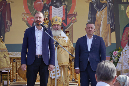 Массовым молебном и крестным ходом открылся фестиваль «Сияние России» в Иркутске