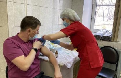 Георгий Любенков: Помочь в прививочной кампании против коронавирусной инфекции мы можем, прежде всего, личным примером