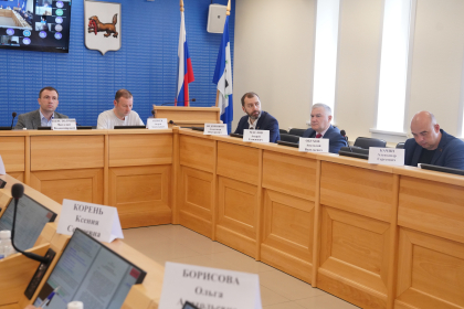 Знак отличия «Почетный наставник Иркутской области» учредят по инициативе депутатов ЗакСобрания