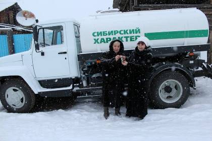Купить водовозку для села в Усть-Удинском районе помог Александр Дубровин