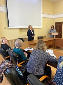 Новую систему заработной платы педагогов обсудила с руководителями образовательных учреждений Галина Кудрявцева