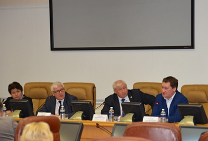 Перспективы работы иркутского филиала МГЛУ обсудили в Законодательном Собрании