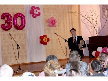 Дом-интернат для престарелых и инвалидов в Ново-Ленино с юбилеем поздравил Антон Красноштанов