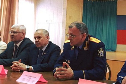 Сенатор Виталий Шуба и спикер Сергей Брилка приняли участие в круглом столе по вопросам кадетского образования в Иркутской области   