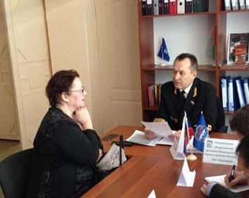 Двум женщинам подготовить документы для оформления гражданства помог Николай Труфанов