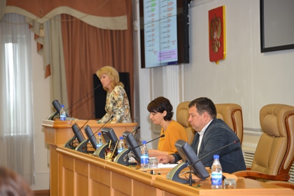 Законопроект о бюджете Иркутской области на предстоящий трехлетний период рекомендовано принять в первом чтении