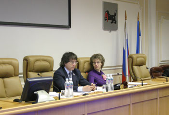 Комитет по бюджету предлагает утвердить поправки к закону об областном бюджете на 2011 год и принять в окончательном виде проект регионального бюджета на 2012 год 