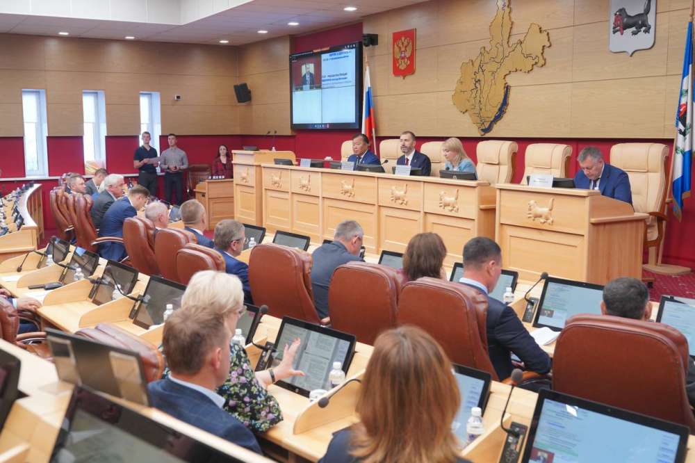 Под председательством Александра Ведерникова начала работу 14 сессия Законодательного Собрания Под председательством Александра Ведерникова начала работу 14 сессия Законодательного Собрания