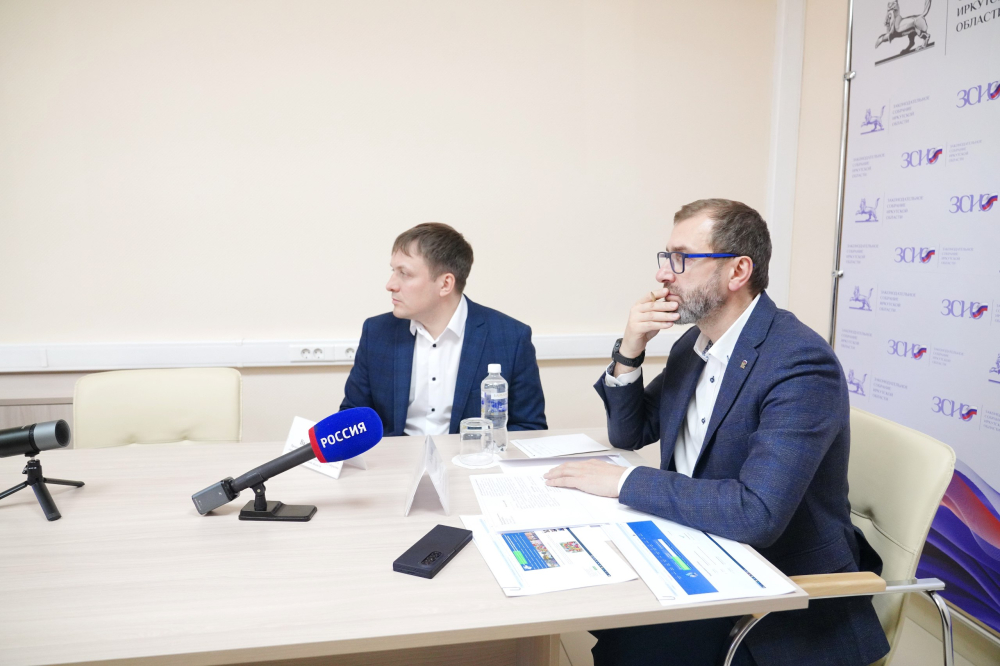 Александр Ведерников предложил упростить процедуру получения путевок в летние оздоровительные лагеря Александр Ведерников предложил упростить процедуру получения путевок в летние оздоровительные лагеря