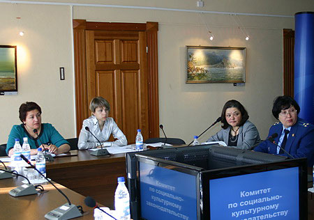 На заседании комитета по социально-культурному законодательству