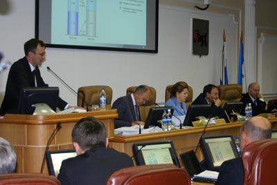 На 37 сессии Законодательного Собрания утверждены основные параметры регионального бюджета на 2012 год 