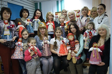 Прошла акция по изготовлению кукол своими руками для детей из школы-интерната в Тайшете