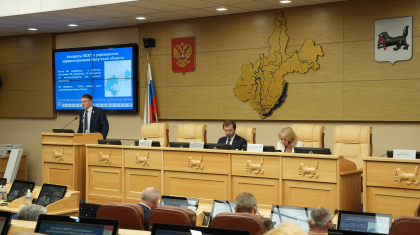 Александр Ведерников предложил разработать пятилетний план развития центров амбулаторной онкологической помощи