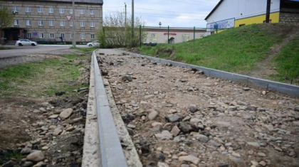 Депутаты ЗС отслеживают работы по благоустройству и строительству объектов, а также ремонту дорог на территориях региона