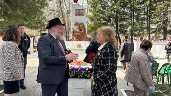 У мемориала павшим воинам на еврейском кладбище в Ново-Ленино прошёл траурный митинг У мемориала павшим воинам на еврейском кладбище в Ново-Ленино прошёл траурный митинг